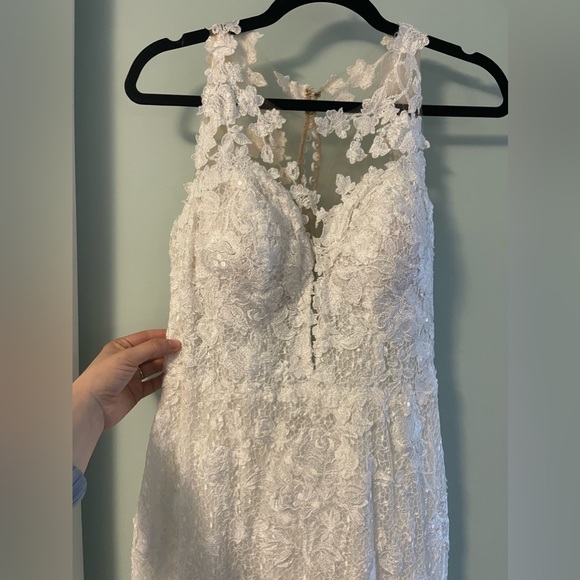 Essense of Australia Wedding Dress - Picture 10 of 17